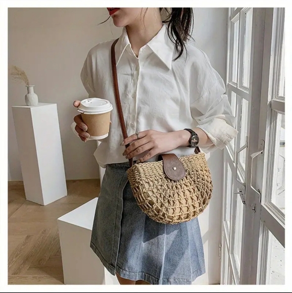 Straw Crossbody Chic Hollow Out. NWT - Picture 7 of 16